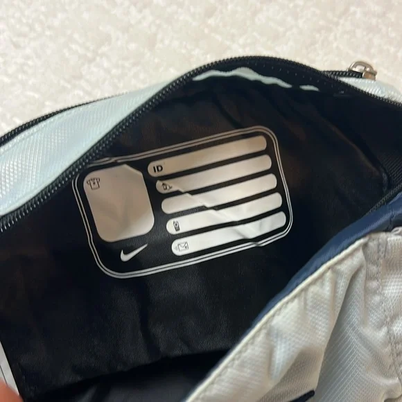 Nike Navy and Light Blue Belt Bag with Zip Pockets and Adjustable Straps - Picture 3 of 7